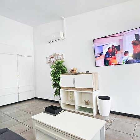Ferienwohnung Junto A La Playa Del Cristo Cerca Del Puerto Estepona Exterior foto
