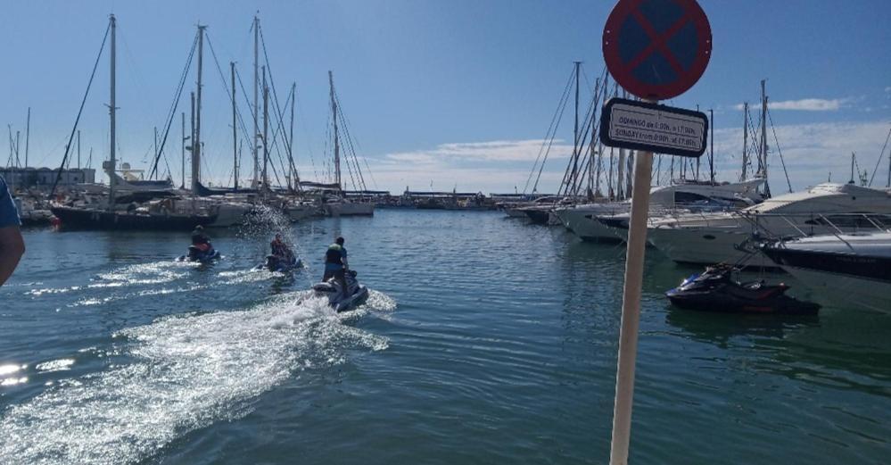Ferienwohnung Junto A La Playa Del Cristo Cerca Del Puerto Estepona Exterior foto