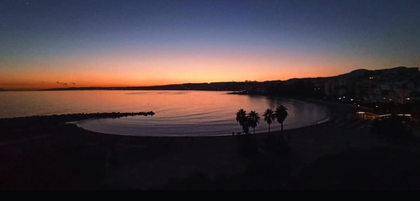 Ferienwohnung Junto A La Playa Del Cristo Cerca Del Puerto Estepona Exterior foto