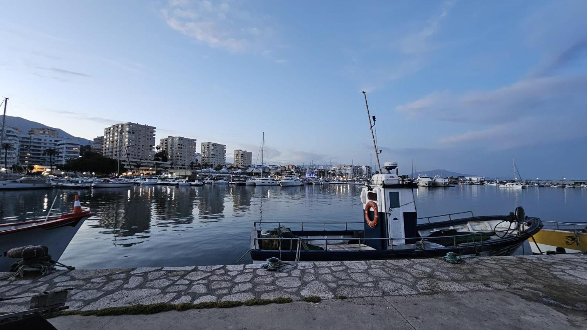 Ferienwohnung Junto A La Playa Del Cristo Cerca Del Puerto Estepona Exterior foto